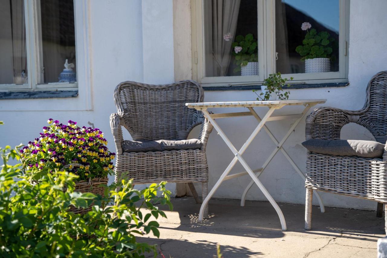 Svabesholms Kungsgards B&B Och Pensionat Stenshuvud Kivik Kültér fotó